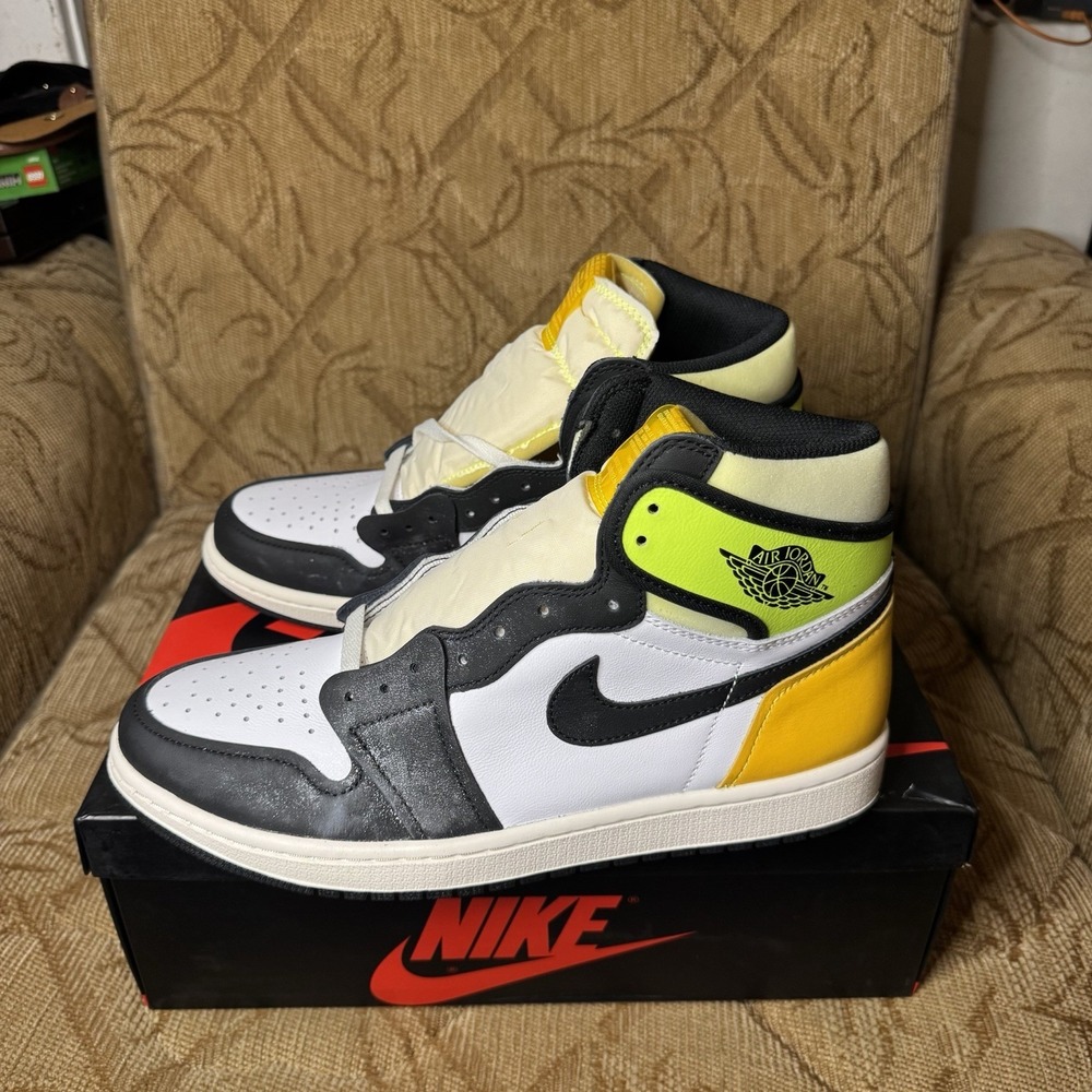 Jordan 1 Retro High‎ OG Volt Size 10.5